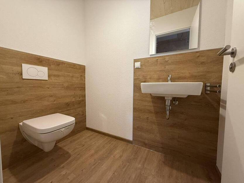 Modernes Wohnen im nachhaltigen Holz-Hybrid-Haus