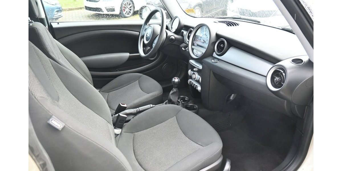 Mini ONE Klima PDC 17erAlus HUneu 4-Zylinder 63.000 km 5.950 &euro; Seevetal - Hittfeld 21218