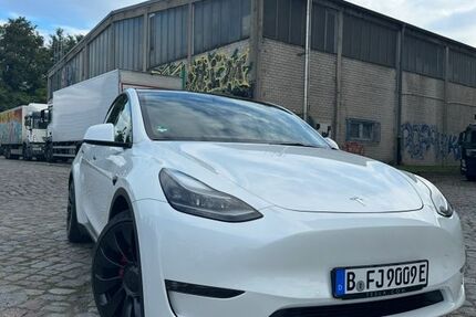 Tesla Model Y 61.000 km 32.500 &euro; Berlin 12439