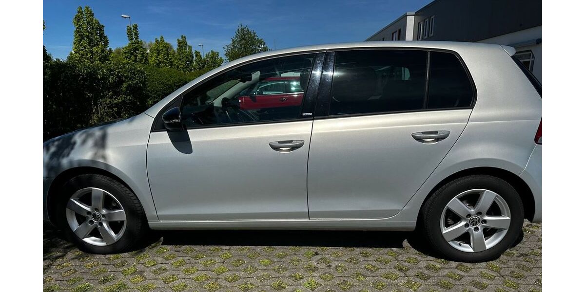 VW Golf 144.000 km 7.500 &euro; Konstanz 78476