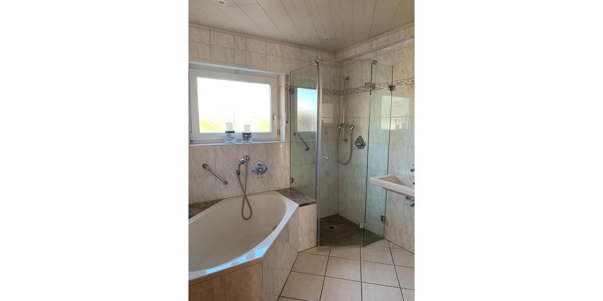 Erdgeschoßwohnung Eppelheim - 4 Zimmer, 115 m&sup2;, 1.300&euro; | Angebot:26023487