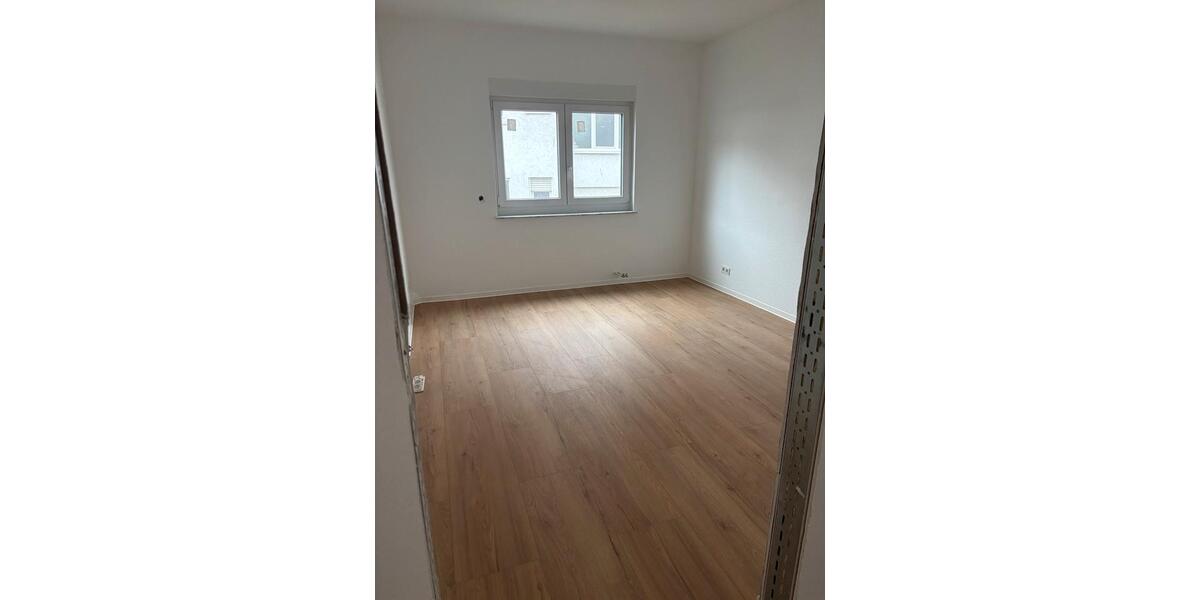 Erdgeschoßwohnung Wetzlar - 3 Zimmer, 100 m&sup2;, 950&euro; | Angebot:26326788