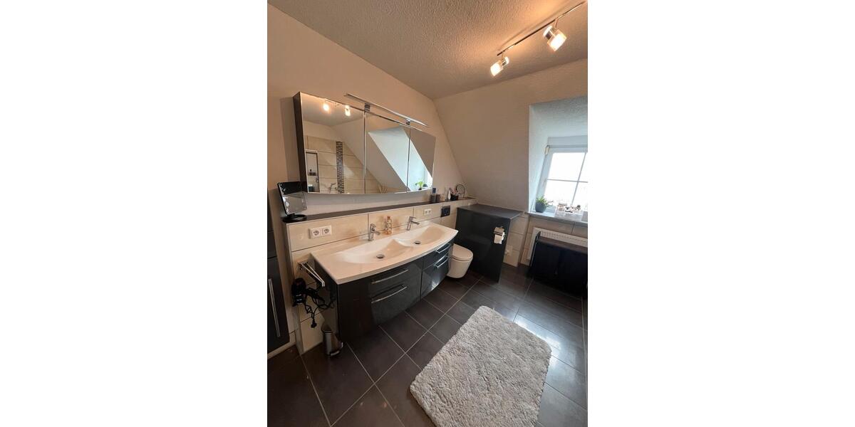 Dachgeschoßwohnung Buttenwiesen - 3.5 Zimmer, 100 m&sup2;, 1.050&euro; | Angebot:26705063