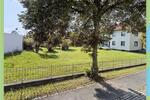 Zweifamilienhaus mit großem Garten