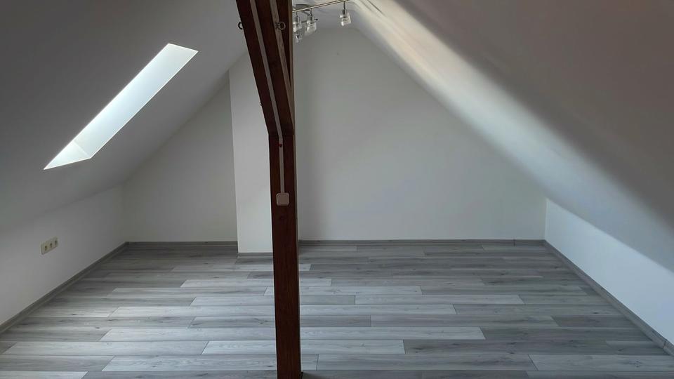 Dachgeschoßwohnung Burglengenfeld - 4 Zimmer, 91 m&sup2;, 275.000&euro; | Angebot:26715307