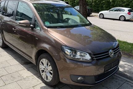 VW Touran 211.000 km 8.990 &euro; München 81825