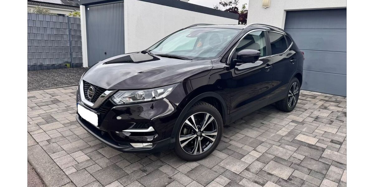 Nissan Qashqai 30.040 km 16.400 &euro; Schwalbach 66773