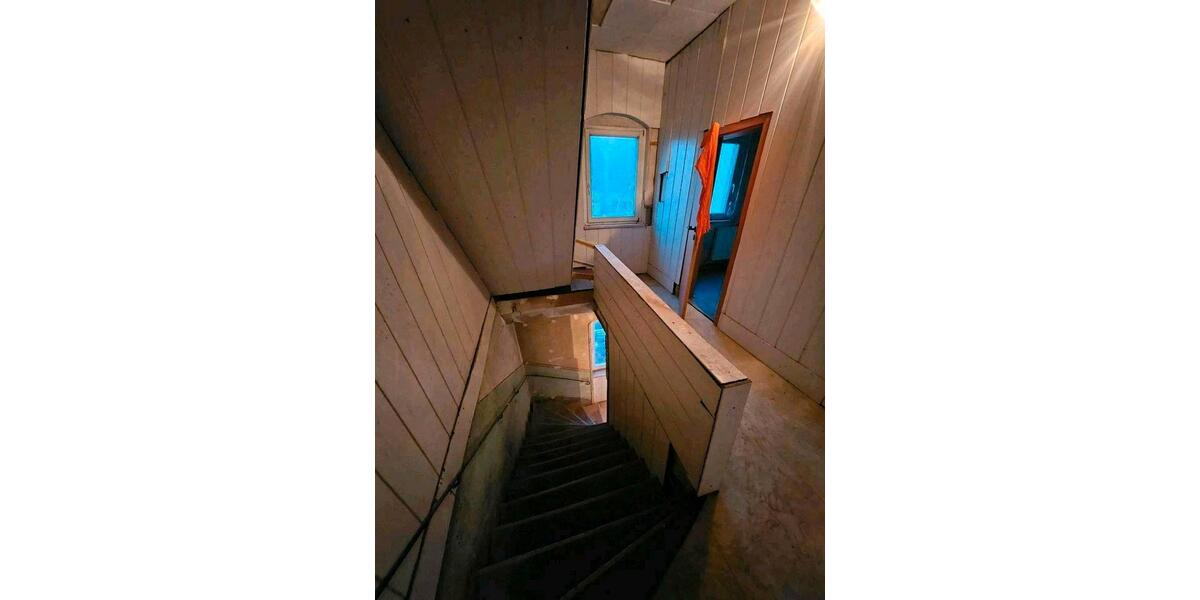 Mehrfamilienhaus, Wohnhaus Roßwein - 8 Zimmer, 140 m&sup2;, 689&euro; | Angebot:26550727