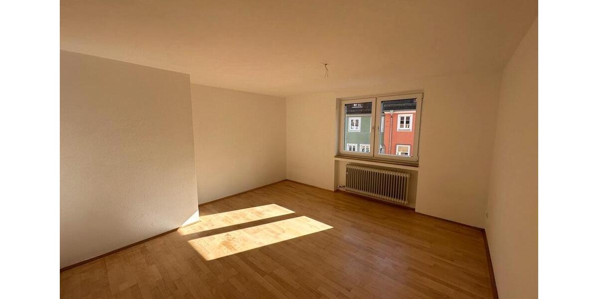 Etagenwohnung Ellwangen (Jagst) - 4 Zimmer, 107 m&sup2;, 1.050&euro; | Angebot:26255023