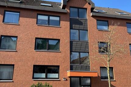 Erstbezug nach Sanierung inkl. EBK: Schöne 2-Zimmer-Wohnung zimmer