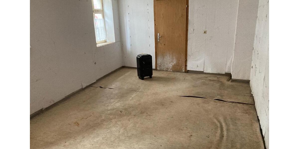 Mehrfamilienhaus, Wohnhaus Schwalmstadt - 16 Zimmer, 500 m&sup2;, 49.000&euro; | Angebot:26669681