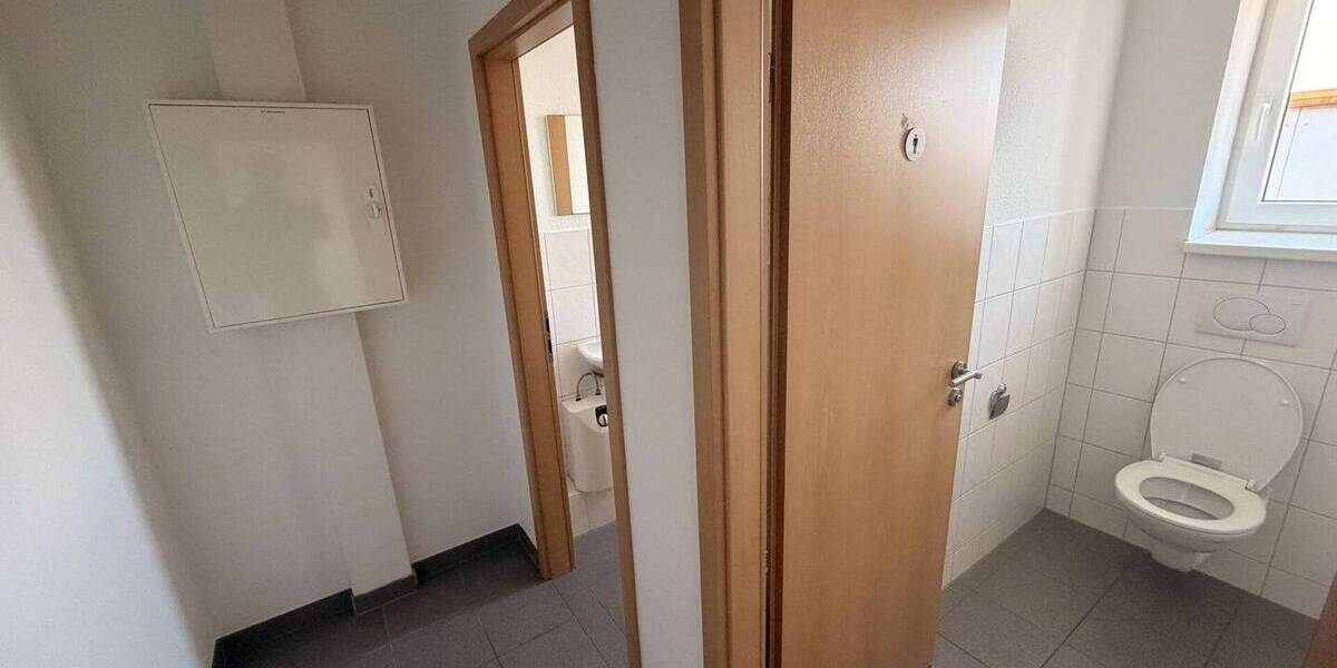 Gewerbeobjekt Seevetal Beckedorf - 3 Zimmer, 122 m&sup2;, 1.220&euro; | Angebot:25690630