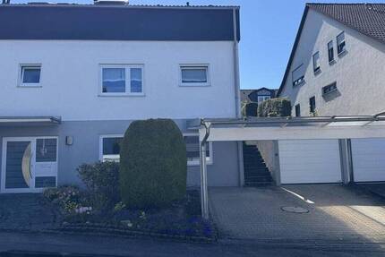 Haus Öhringen - 6 Zimmer, 216 m&sup2;, 1.600&euro; | Angebot:26796607