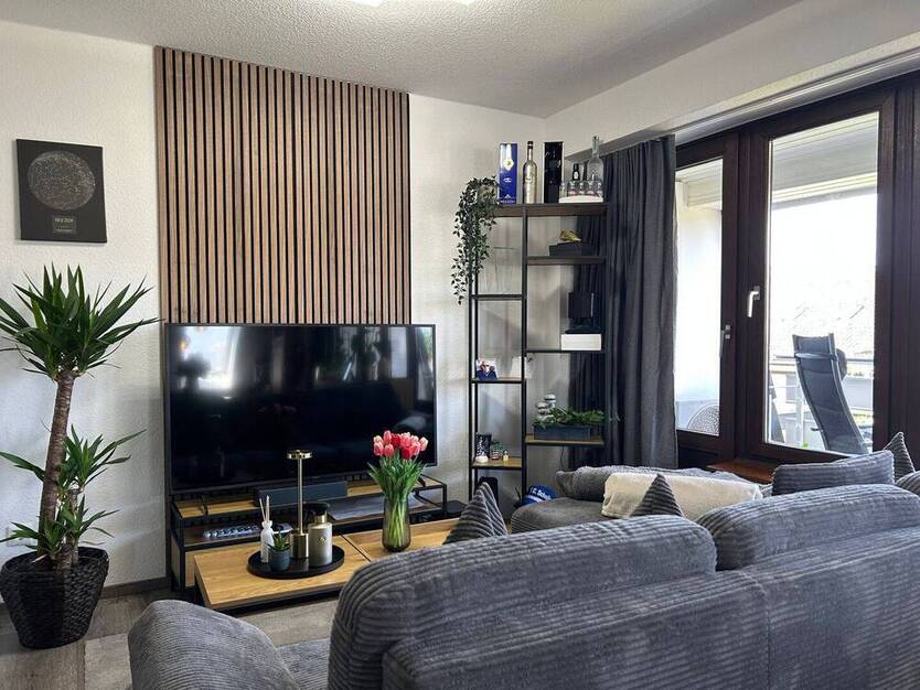 KEINE MAKLERPROVISION! Renovierte 2-Zimmer-Wohnung mit Blick auf den Deich in Burhave!