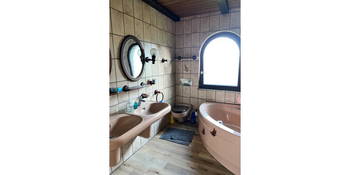 Maisonettenwohnung Kirchardt - 6 Zimmer, 170 m&sup2;, 1.300&euro; | Angebot:26664676