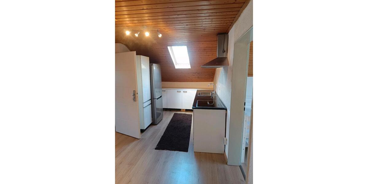 Dachgeschoßwohnung Kaiserslautern Bahnheim - 3 Zimmer, 90 m&sup2;, 800&euro; | Angebot:25393212