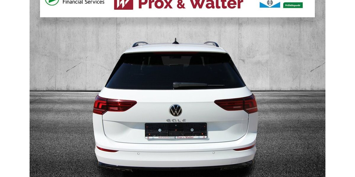VW Golf VIII Variant 1.5 TSI R-Line LED+KAMERA+ACC 29.466 km 26.700 &euro; Hagenow 19230