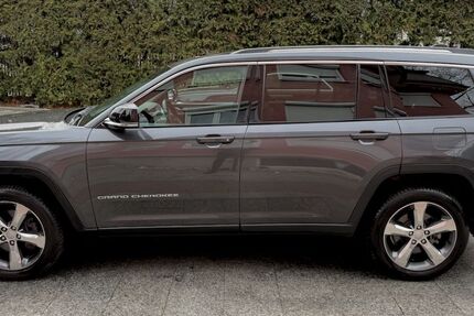 Jeep Grand Cherokee 39.000 km 36.980 &euro; München 81827