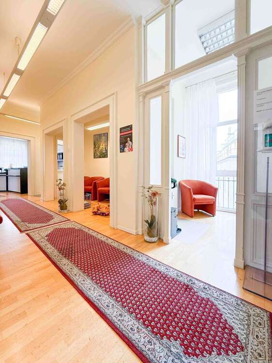 Büro in Augsburg 2.850 € 190 m²