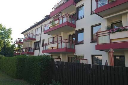 Wohn(t)räume im Grünen - Erdgeschoßwohnung mit Terrasse! Hier wächst sogar der Basilikum!