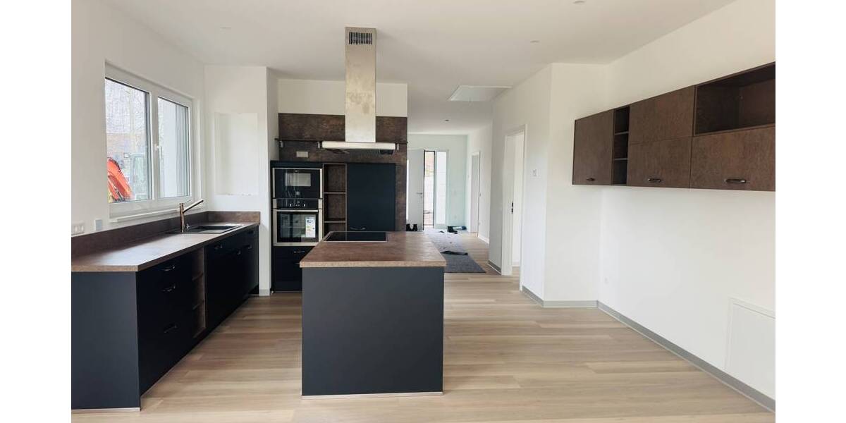 Bungalow Taucha - 3 Zimmer, 135 m&sup2;, 2.100&euro; | Angebot:25983068