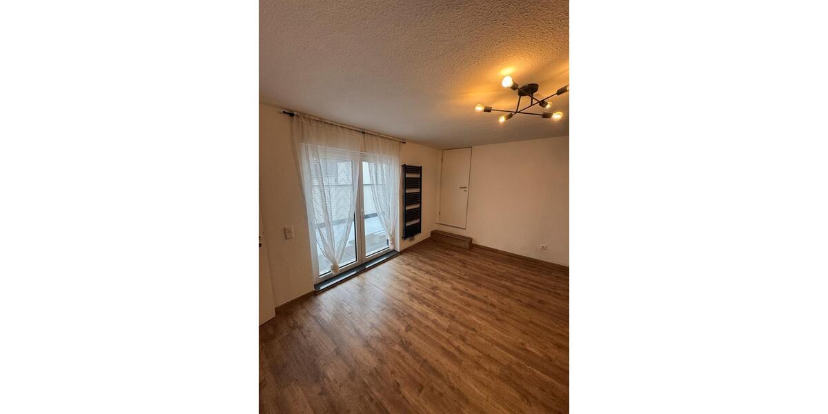 Sanierte 4 Zimmer Wohnung 145qm 4 zimmer