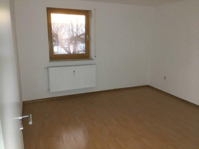 Etagenwohnung Aldersbach - 4 Zimmer, 130 m&sup2;, 950&euro; | Angebot:26374273