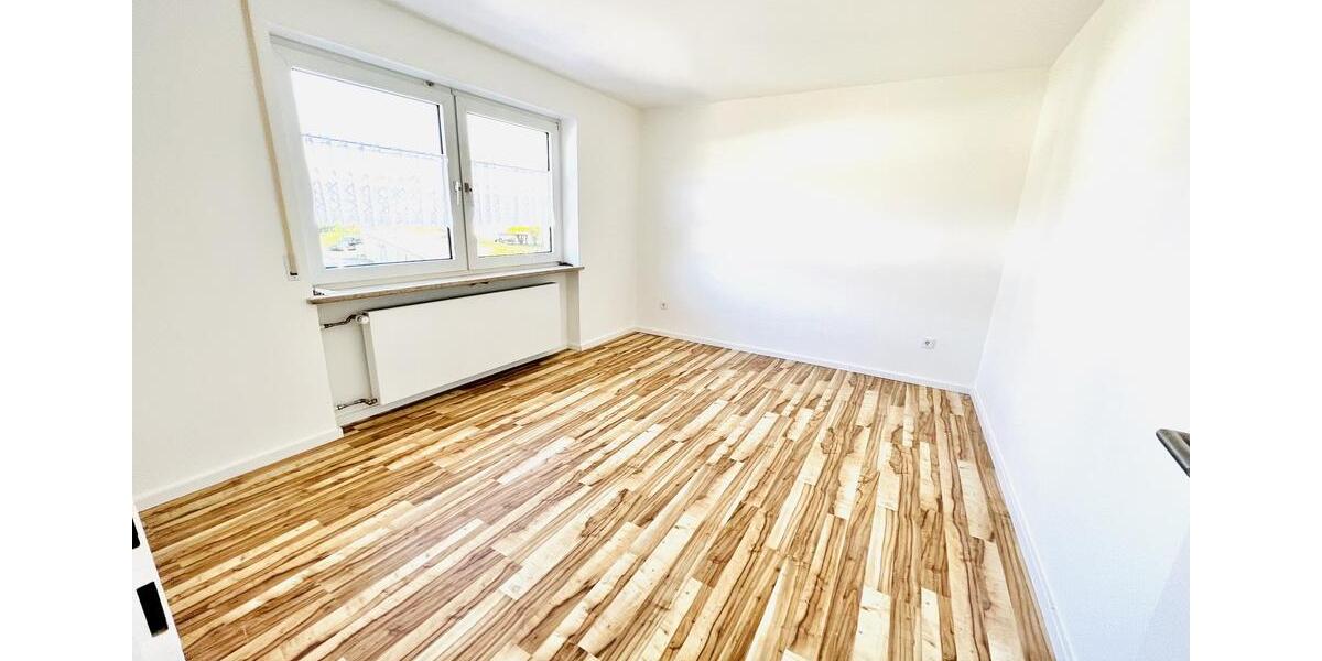 Reihenhaus Kaufbeuren - 7.5 Zimmer, 190 m&sup2;, 2.250&euro; | Angebot:26633125