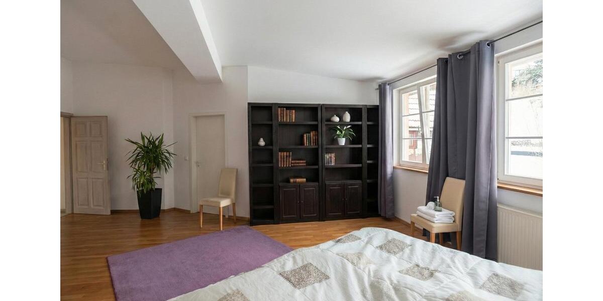 Reihenhaus Suhl - 5 Zimmer, 210 m&sup2;, 1.150&euro; | Angebot:26336041