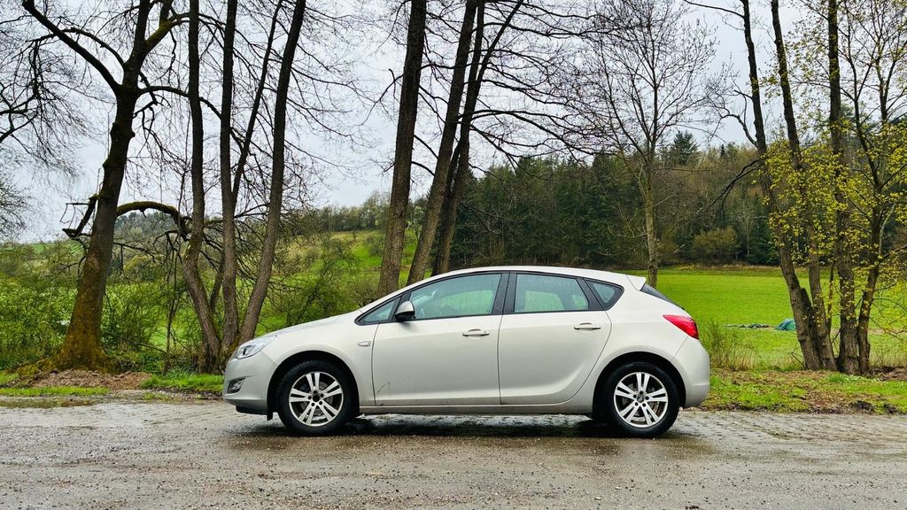 Opel Astra 95.000 km 5.400 &euro; Bad Mergentheim 97980