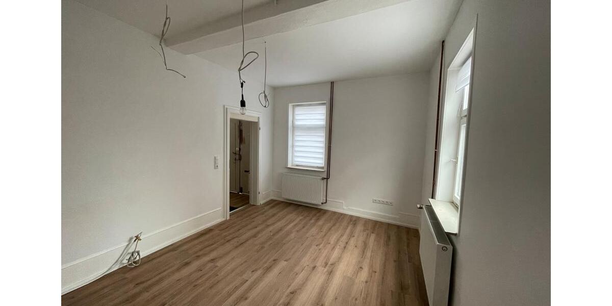 Einfamilienhaus Bad Arolsen - 8 Zimmer, 150 m&sup2;, 185.000&euro; | Angebot:26415513