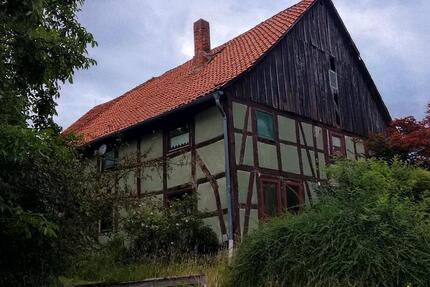 Haus Emmerthal - 8 Zimmer, 140 m&sup2;, 90.000&euro; | Angebot:27085822