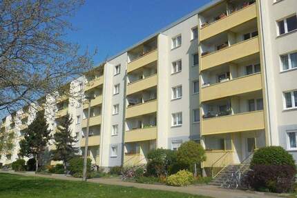 Wohnung Dessau-Roßlau Innenstadt - 2 Zimmer, 46 m&sup2;, 300&euro; | Angebot:25390188