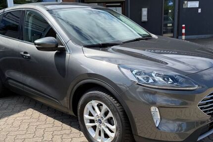 Ford Kuga 105.000 km 18.490 &euro; Neumünster 24536