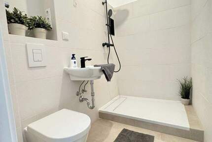 TOLLE, SEHR HELLE, MODERNE, SANIERTE U. GUT GESCHNITTENE RUHIGE, VERMIETETE WOHNUNG MIT GRÜNBLICK 1 zimmer