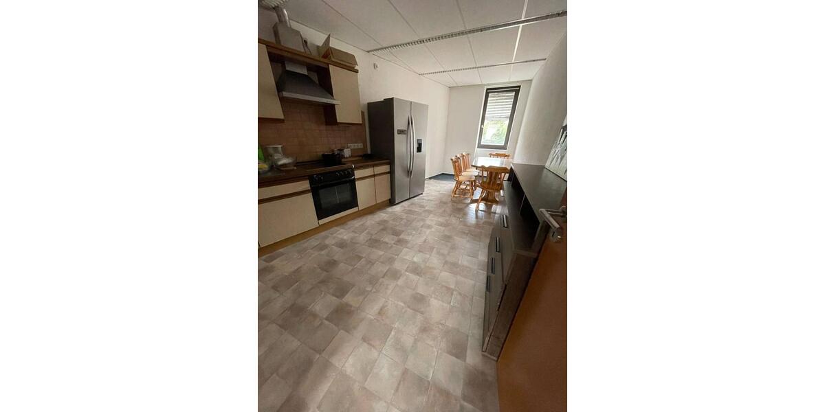 Etagenwohnung Quierschied - 8 Zimmer, 200 m&sup2;, 219.000&euro; | Angebot:26964233