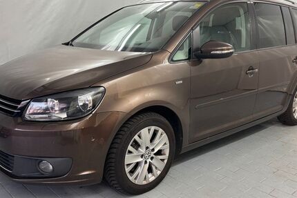 VW Touran 148.751 km 9.990 &euro; Pinneberg 25421