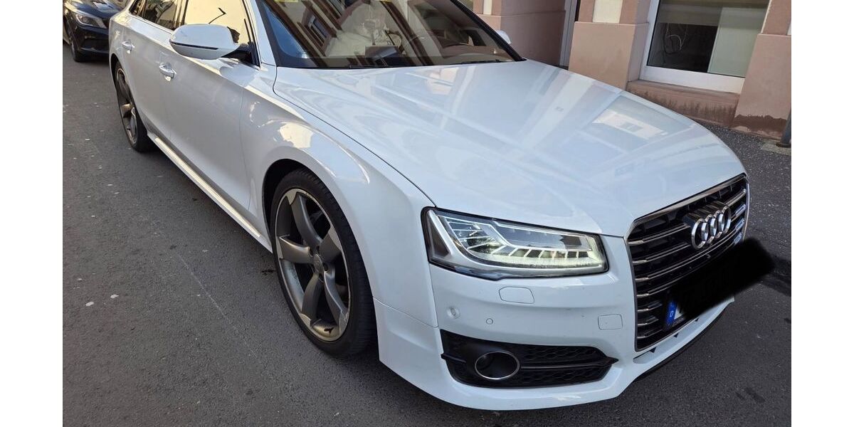 Audi A8 186.000 km 27.500 &euro; Konz 54329