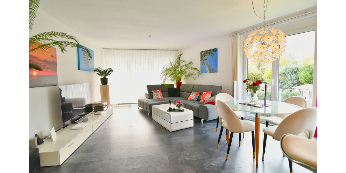 Schöne Wohnung mit 1a Infrastruktur + 2 TG Plätze 3 zimmer