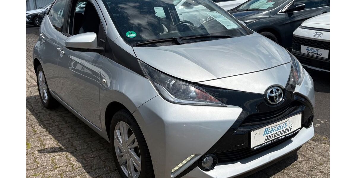 Toyota Aygo (X) 100.000 km 7.990 &euro; Fuldatal-Kassel 34233