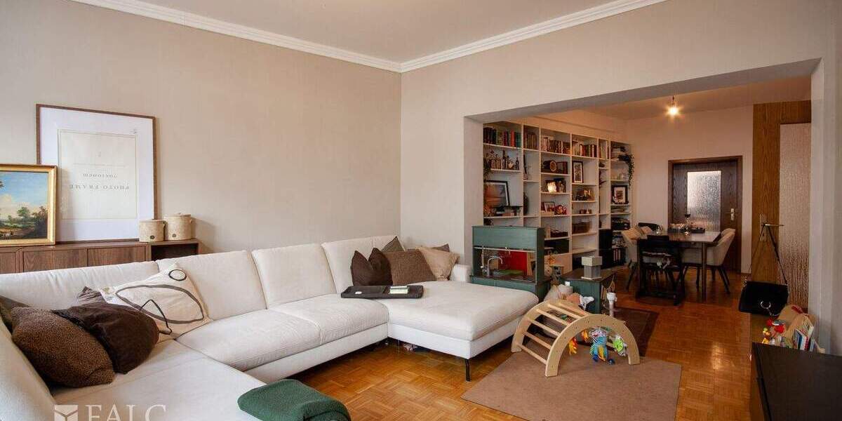 Mehrfamilienhaus, Wohnhaus Frechen Königsdorf - 6 Zimmer, 235 m&sup2;, 400.000&euro; | Angebot:24766754