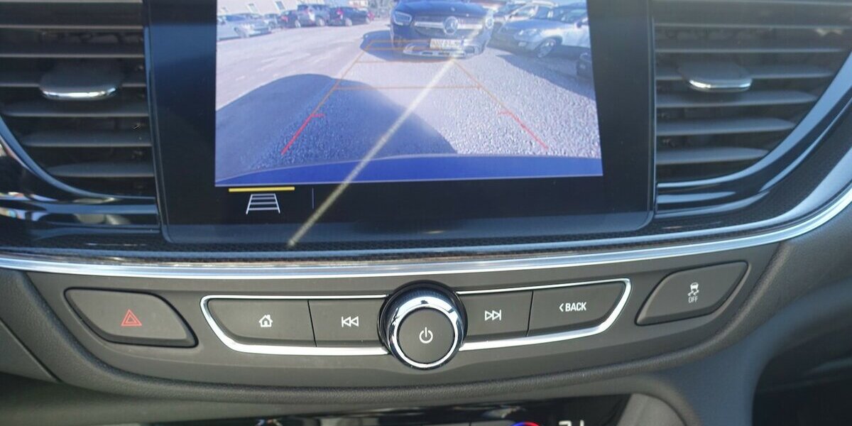 Opel Insignia Elegance Navi PDC Kamera Memory LED eGHSD 96.200 km 19.950 &euro; Neumarkt/OPf 92318