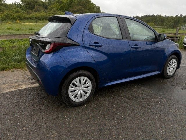Toyota Yaris 3.000 km 17.500 &euro; Fürfurt 35796