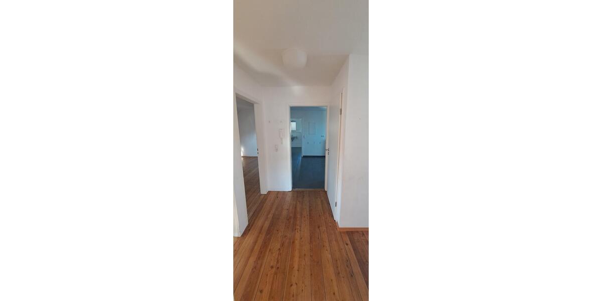 Etagenwohnung Brackenheim - 3 Zimmer, 85 m&sup2;, 700&euro; | Angebot:26222431