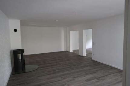 Wohnung Niederzier - 4 Zimmer, 136 m&sup2;, 1.200&euro; | Angebot:27293649