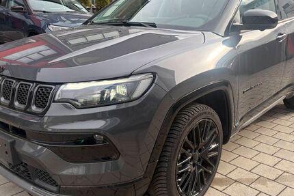 Jeep Compass 37.500 km 22.890 &euro; Ismaning 85737