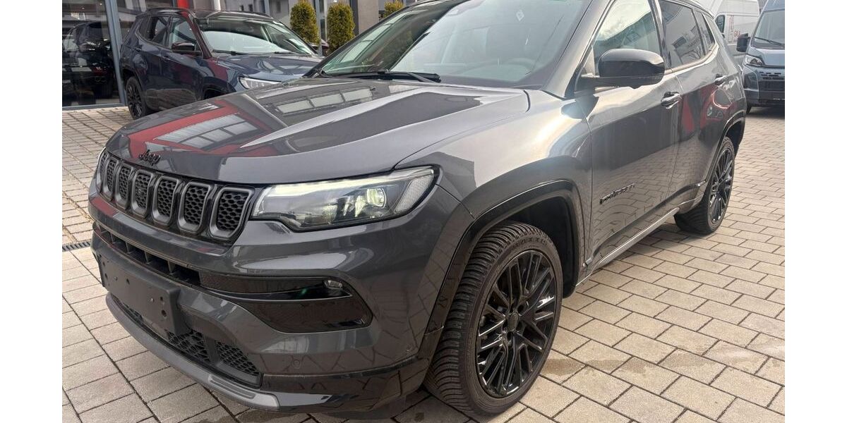 Jeep Compass 37.500 km 22.890 &euro; Ismaning 85737