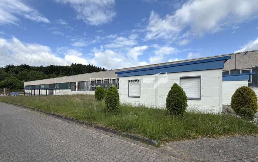 Halle in Kreuztal 1.690.000 € 1899 m²