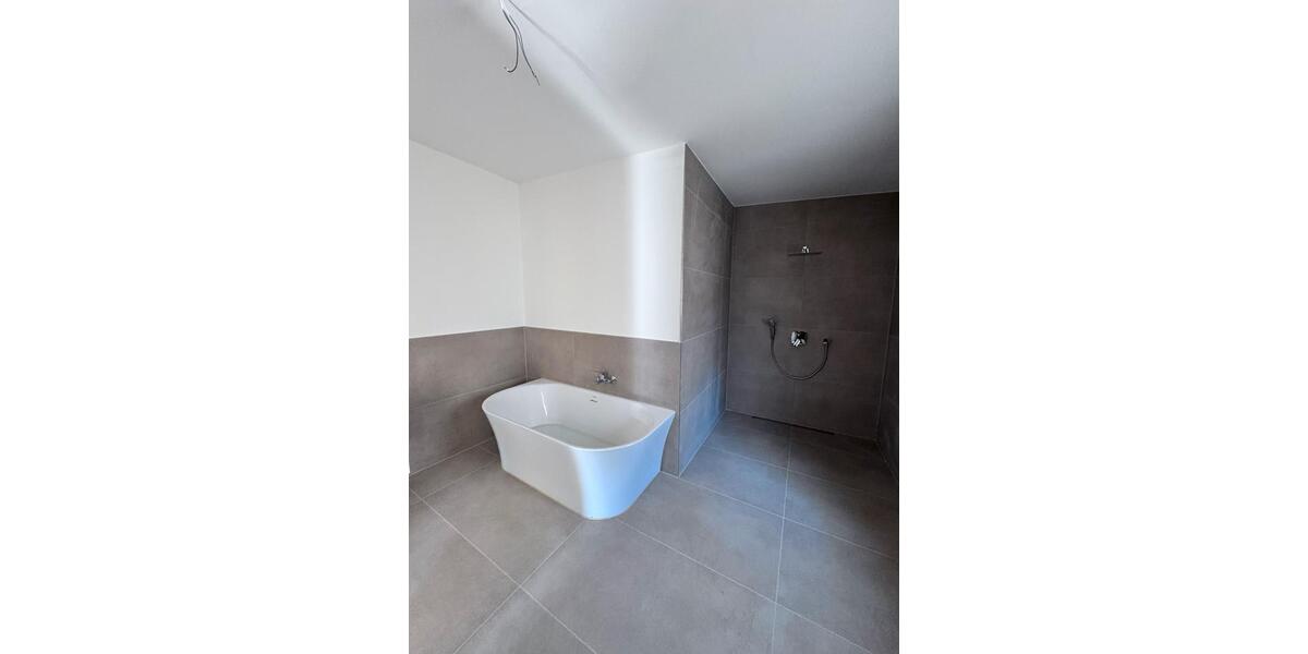 Einfamilienhaus Gummersbach - 3.5 Zimmer, 146 m&sup2;, 1.900&euro; | Angebot:25363993