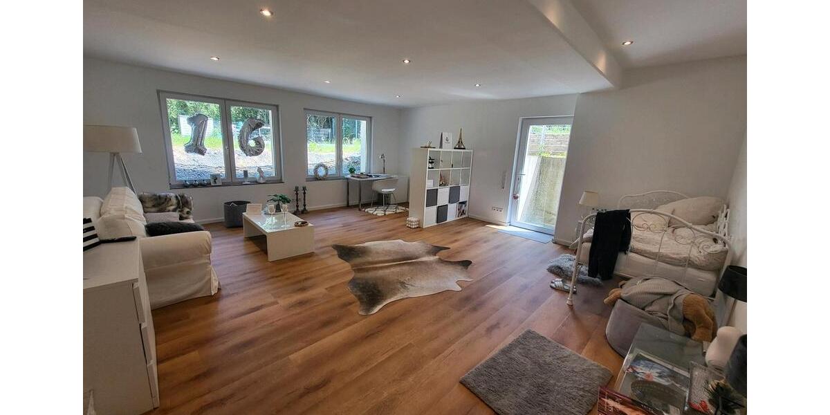 Einfamilienhaus Bonn Gronau - 10 Zimmer, 313 m&sup2;, 4.490&euro; | Angebot:26677619